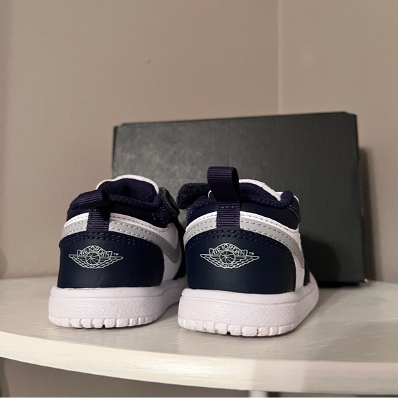 Jordan 1 Low Alt - Picture 5 of 8